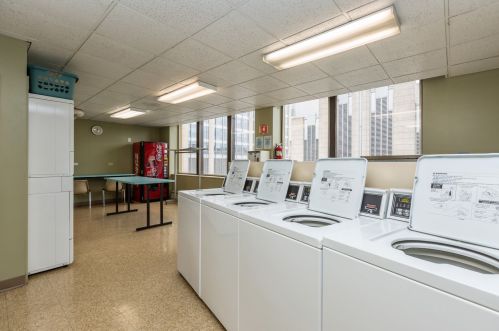 233 Erie St, Chicago IL  60611-2926 exterior