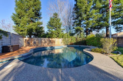 1079 Mallard Cir, Folsom CA 95630-7507 exterior