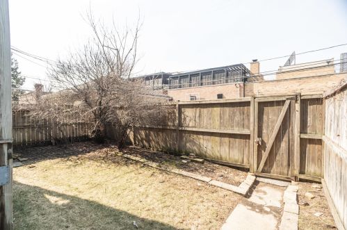 3746 Magnolia Ave, Chicago IL 60626-5305 exterior