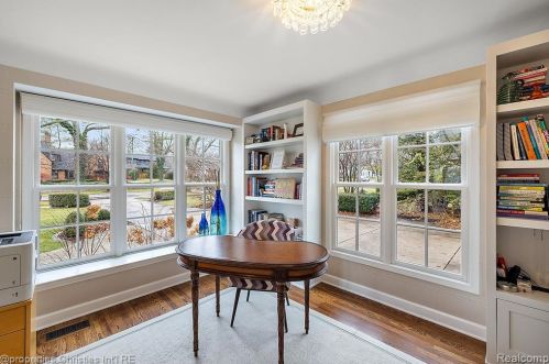 1174 Lakeside Dr, Bham MI 48009-1381 exterior