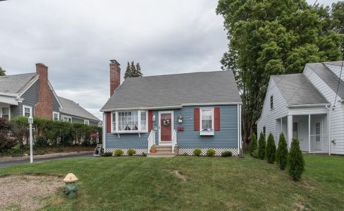 56 Observatory Ave, Providence, RI 02911-3228