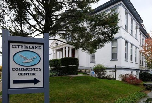 190 Fordham St, Bronx NY 10464-1411 exterior