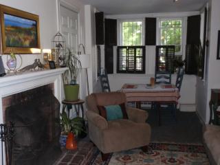 218 2nd St, Washington DC  20003-1943 exterior