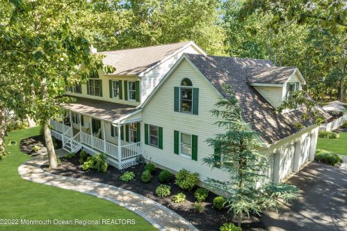 5 Dickens Ct, Jackson Twp NJ  08527-2844 exterior