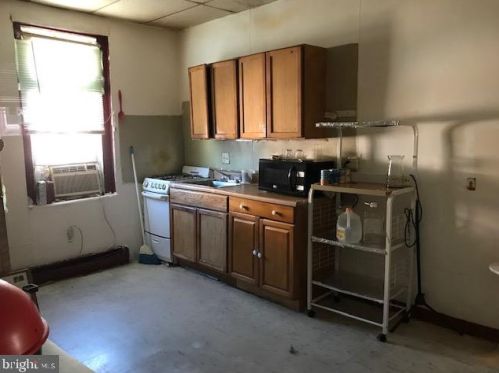 1901 6 St, Philadelphia PA 19122-2104 exterior