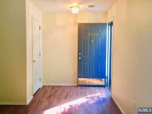 2080 Drake Ct, Mahwah NJ  07430-3801 exterior