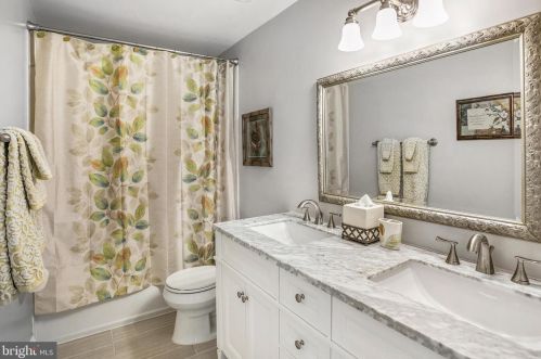 7513 Cross Gate Ln, Alexandria VA 22315-4619 exterior