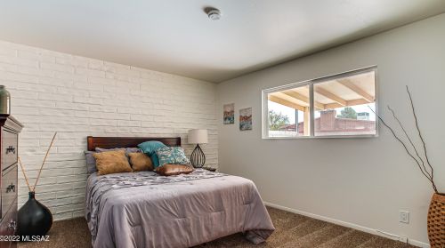 8322 Julia St, Tucson AZ  85710-4218 exterior