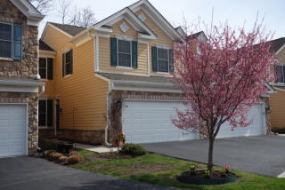 29 Hopkins Ct, Parsippany, NJ 07054-2271