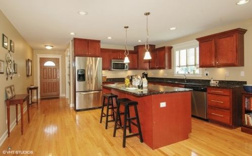 5 Briarwood Cir, Bull Valley, IL 60014-3922