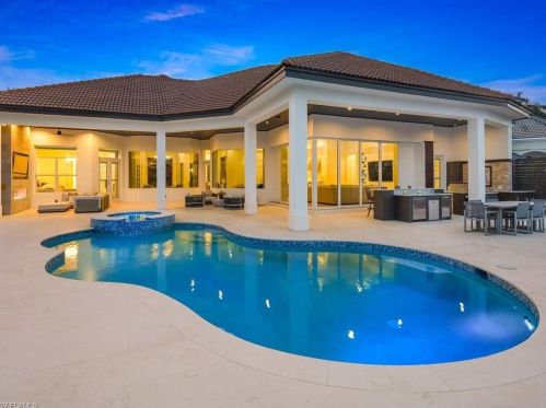 320 Devils Bight, Naples FL 34103-2432 exterior