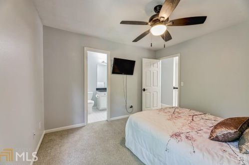 1528 Grace Mdw Ln, Smyrna GA 30082-3386 exterior