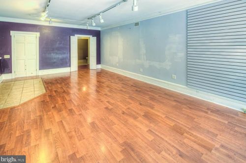 412 Delaware St, New Castle DE 19720-5045 exterior