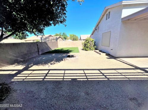 8870 Mountain Spring Dr, Tucson AZ  85747-5659 exterior