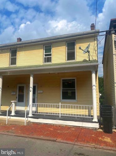 13 Savory St, Primrose PA  17901-3937 exterior