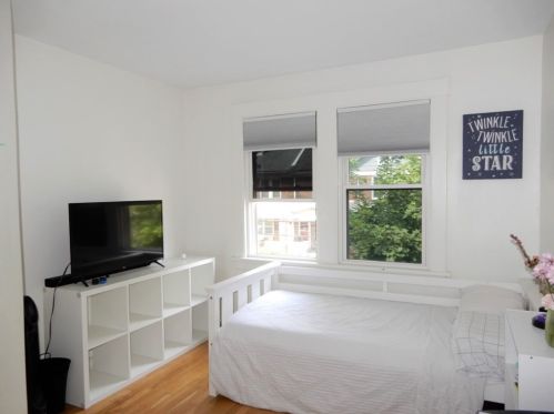 1260 Arkansas Ave, Pittsburgh PA  15216-2604 exterior