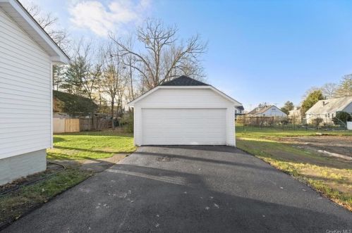 92 Railroad Ave, Montgomery NY  12549-1518 exterior