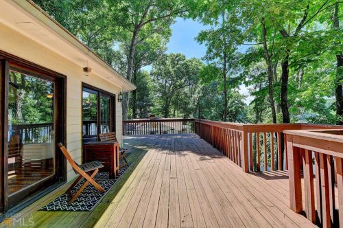 8388 Lake Dr, Lithonia GA  30039-5724 exterior