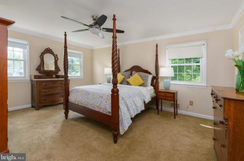 11 Kean Ct, Princeton NJ 08540-9511 exterior