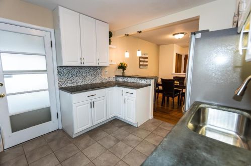 6413 Kingsway Dr, Saint Louis MO 63123-1529 exterior