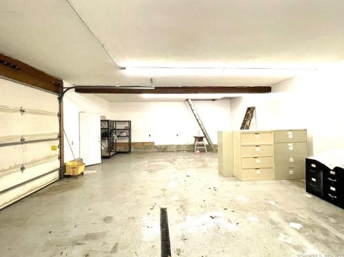 458 Main St, Meriden CT 06451-5090 exterior