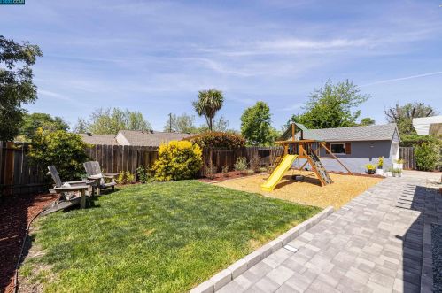 1962 Elinora Dr, Concord CA  94523-2828 exterior