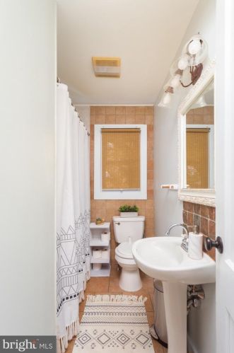 29 Forman Dr, Trenton NJ 08690-1606 exterior