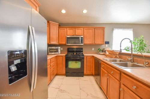 6802 Quailwood Way, Tucson AZ 85757-6923 exterior