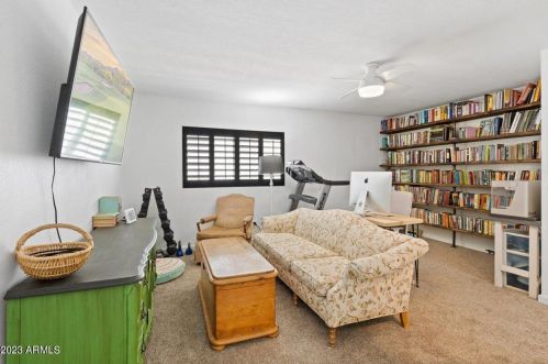 2524 Beryl Ave, Phoenix AZ  85028-3715 exterior