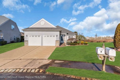 5 Barcelona Ct, Lakehurst NJ  08759-6060 exterior