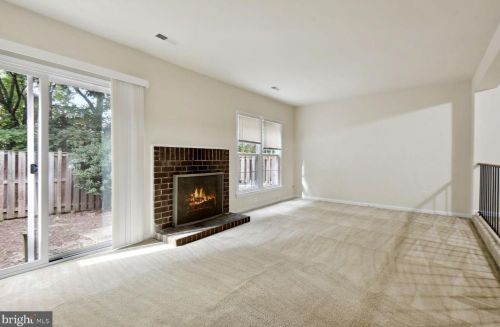 5840 Berkshire Ct, Alexandria VA 22303-1630 exterior