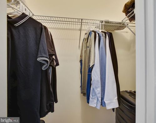 131 Catoctin Cir, Leesburg VA  20175-3808 exterior