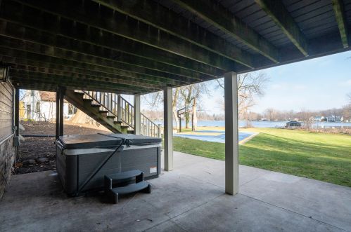 1827 Wealthy St, Grand Rapids MI 49506-2920 exterior