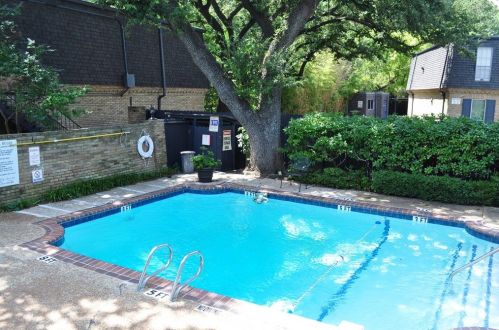 5031 Cedar Springs Rd, Dallas TX  75235-8710 exterior