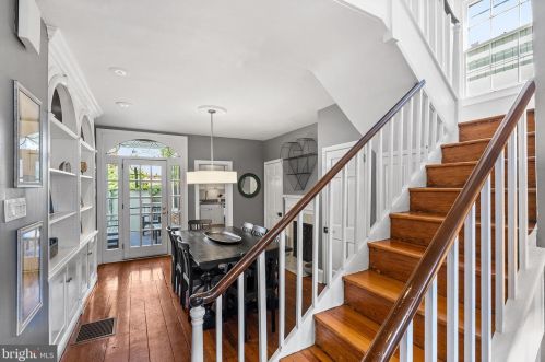 337 6th St, Philadelphia PA  19106-4138 exterior