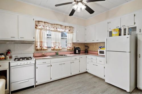 100 Cottage Ave, Mount Vernon NY 10550-1404 exterior