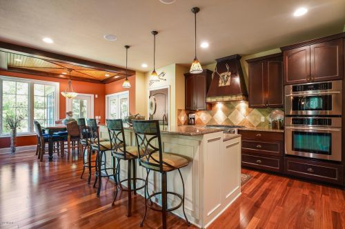 2068 Tall Pne Dr, Grand Rapids MI 49546-7923 exterior