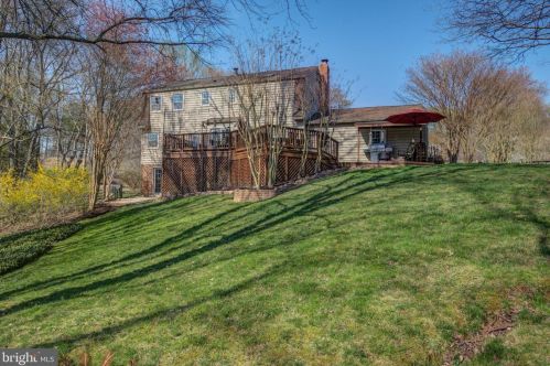 16616 Cutlass Dr, Rockville MD 20853-1332 exterior