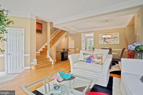 1509 22nd St, Arlington, VA 22202-1511