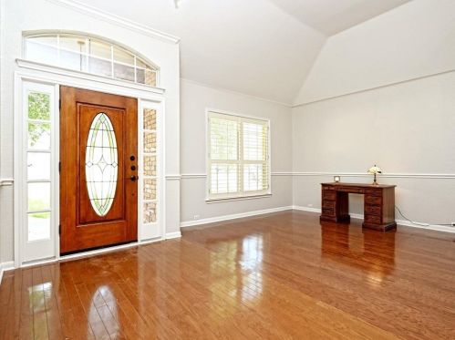 11236 Cedarcliffe Dr, Austin TX  78750-3656 exterior