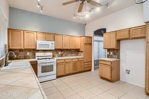 6842 Linda Ln, Chandler AZ 85226-5847 exterior