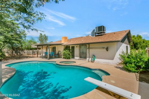 7470 Rio Verde Dr, Tucson, AZ 85715-3535