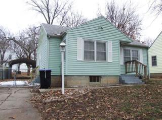 812 Wayne Ave, Topeka KS  66606-1755 exterior