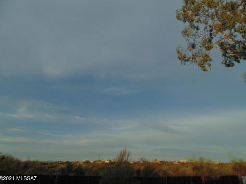 10600 Breckinridge Dr, Tucson AZ 85730-5018 exterior