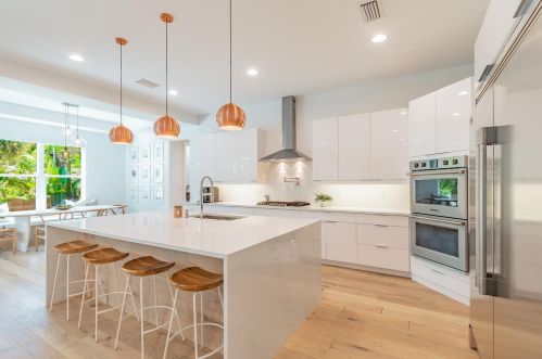 503 Davis Blvd, Tampa FL 33606-4012 exterior