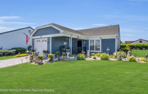 43 Gladstone Ave, Lakehurst NJ 08759-6625 exterior