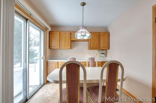 1700 Rodney Cir, Grand Rapids MI 49505-4439 exterior