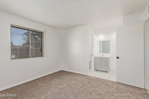 2333 41st Dr, Phoenix AZ  85009-1062 exterior