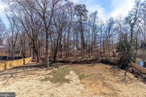 3445 Little Hunting Crk Dr, Alexandria VA 22309-1923 exterior