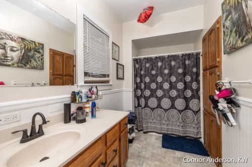 601 Leonard St, Grand Rapids MI 49503-1135 exterior